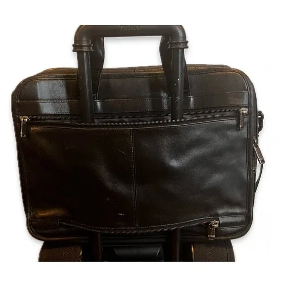 Vintage Tumi Leather Briefcase 96130D4 Messenger Bag 90s Executive Career Wear - Picture 2 of 16